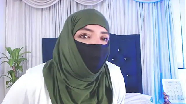 Snapshot of Uzra_hayed chatting on March 20, 2025, 11:02 pm Uzra hayed online show from March 20, 2025, 11:02 pm