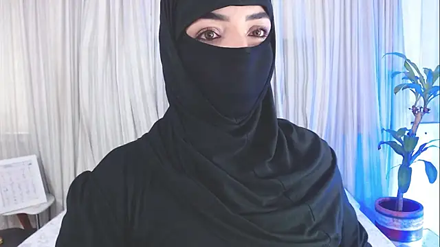 Snapshot of Uzra_hayed chatting on September 28, 2025, 2:33 pm Uzra hayed online show from September 28, 2025, 2:33 pm
