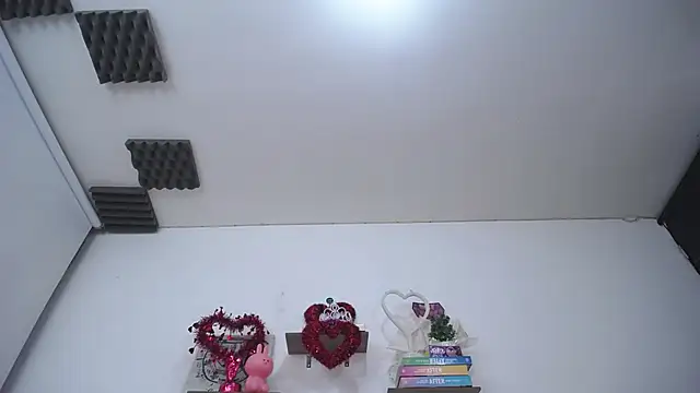 luly pink online show from December 20, 2024, 10:27 am