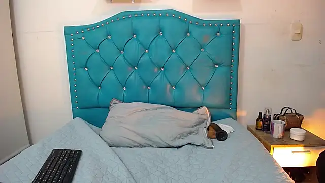 luly pink online show from January 29, 2025, 4:05 am