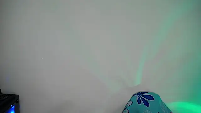 luly pink online show from November 27, 2025, 4:03 am