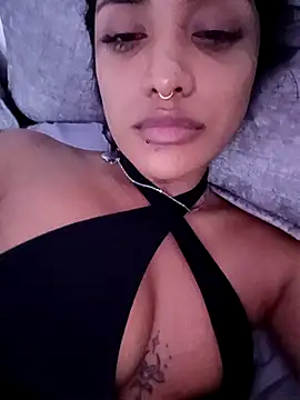 VictoireFeller online show from October 8, 2025, 3:15 am