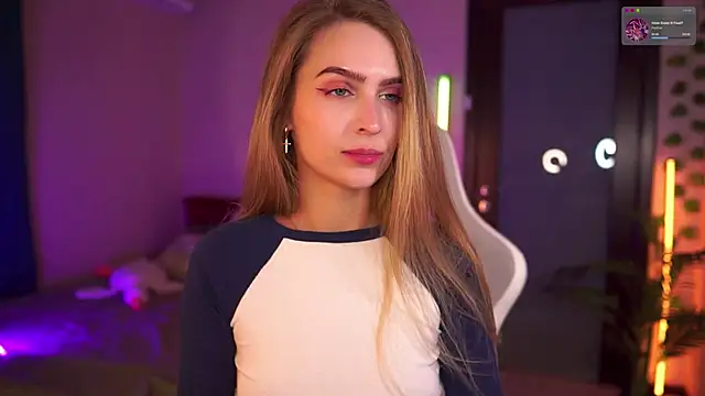 Snapshot of Kamila_icee chatting on September 26, 2025, 6:56 pm Kamila icee online show from September 26, 2025, 6:56 pm