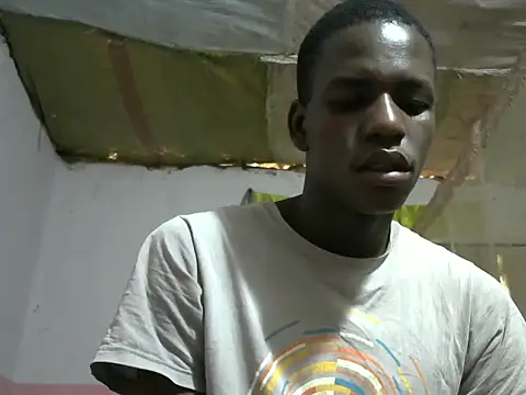 Bigras0011 online show from September 26, 2025, 5:11 am