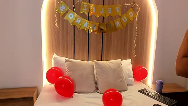 Snapshot of zoe_danae_ chatting on November 10, 2025, 12:37 pm zoe danae online show from November 10, 2025, 12:37 pm