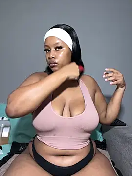 MimiCurves online show from November 15, 2025, 1:40 pm