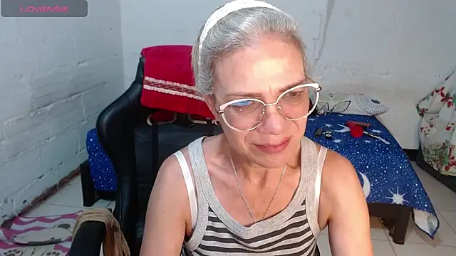 Snapshot of Giorgia_xue53 chatting on December 8, 2024, 1:36 pm Giorgia xue53 online show from December 8, 2024, 1:36 pm