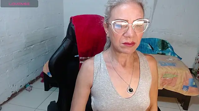 Snapshot of Giorgia_xue53 chatting on December 27, 2024, 8:39 pm Giorgia xue53 online show from December 27, 2024, 8:39 pm