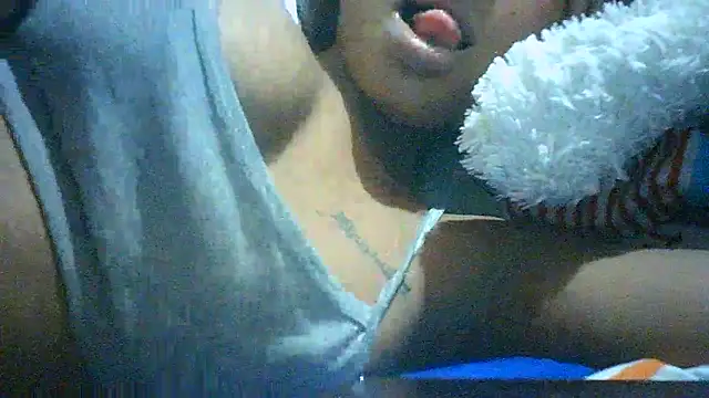 Snapshot of Bellabeltrann chatting on December 13, 2024, 8:15 pm Bellabeltrann online show from December 13, 2024, 8:15 pm