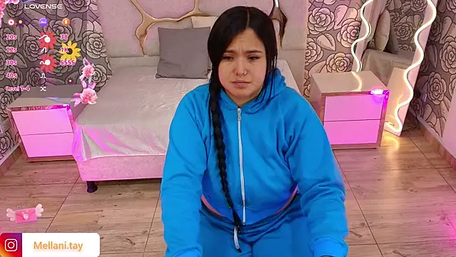 Snapshot of Mellani_tay chatting on February 9, 2025, 3:00 am Mellani tay online show from February 9, 2025, 3:00 am