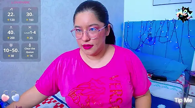 Snapshot of littleflower4you chatting on February 16, 2025, 8:44 pm littleflower4you online show from February 16, 2025, 8:44 pm