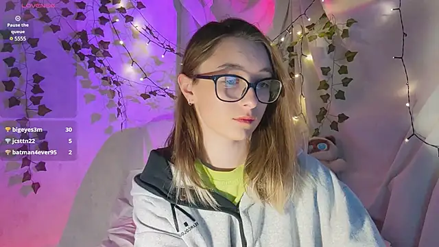 Snapshot of monlight__dana chatting on December 2, 2024, 2:30 pm monlight dana online show from December 2, 2024, 2:30 pm