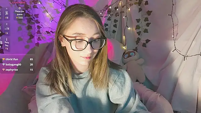 Snapshot of monlight__dana chatting on December 3, 2024, 4:50 pm monlight dana online show from December 3, 2024, 4:50 pm