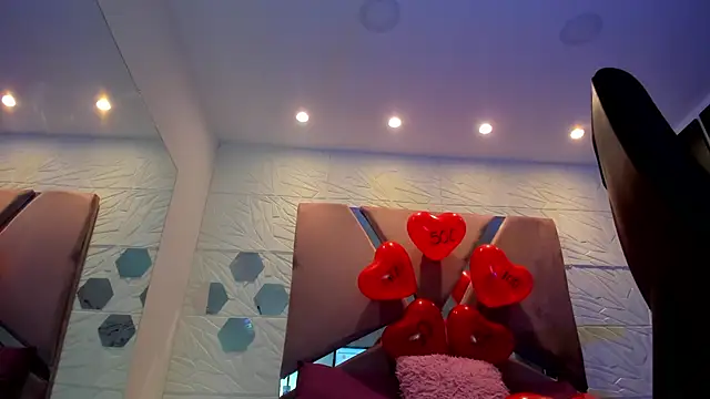 Charlotte Ice1 online show from February 17, 2025, 3:42 pm