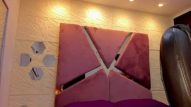 Charlotte Ice1 online show from September 8, 2025, 4:17 pm