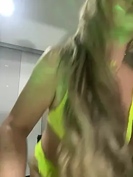 LARIANA RIVERA23 online show from March 19, 2025, 6:14 am