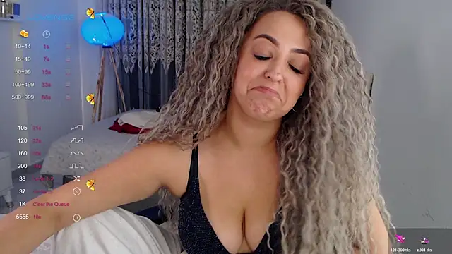 Snapshot of _Just_a_queen_3 chatting on October 22, 2025, 1:22 pm Just a queen 3 online show from October 22, 2025, 1:22 pm