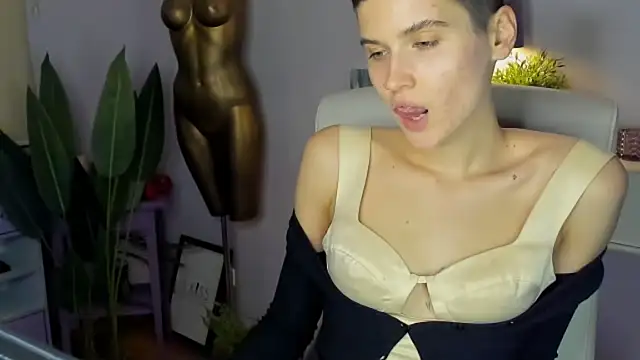 sarah perfect online show from November 8, 2025, 3:34 pm