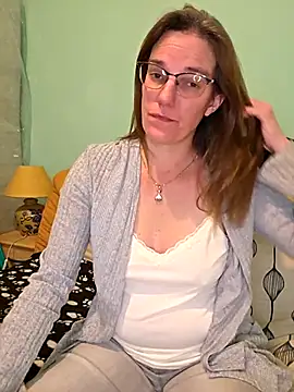 Snapshot of SpiceLea chatting on November 30, 2025, 5:17 pm SpiceLea online show from November 30, 2025, 5:17 pm