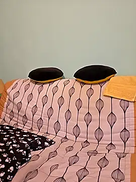 Snapshot of SpiceLea chatting on December 2, 2025, 12:54 pm SpiceLea online show from December 2, 2025, 12:54 pm