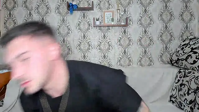 Snapshot of Jonmusclemaster chatting on December 3, 2024, 10:17 am Jonmusclemaster online show from December 3, 2024, 10:17 am