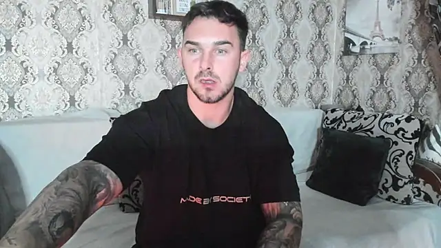 Snapshot of Jonmusclemaster chatting on December 23, 2024, 8:36 pm Jonmusclemaster online show from December 23, 2024, 8:36 pm