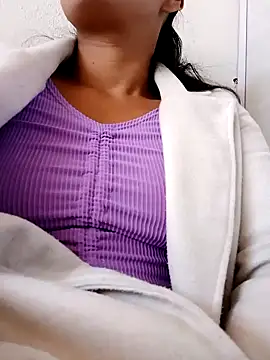  andrea30 online show from December 13, 2024, 1:22 pm
