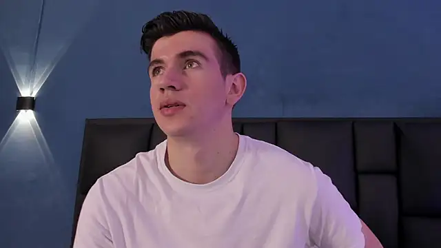 MikaelSlow online show from November 2, 2025, 10:23 pm