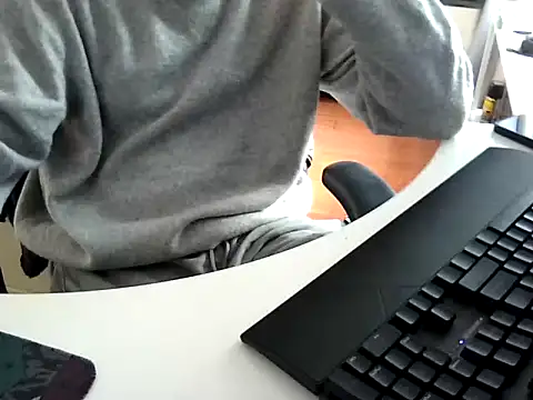 Snapshot of big-pig chatting on January 3, 2025, 12:43 am big-pig online show from January 3, 2025, 12:43 am