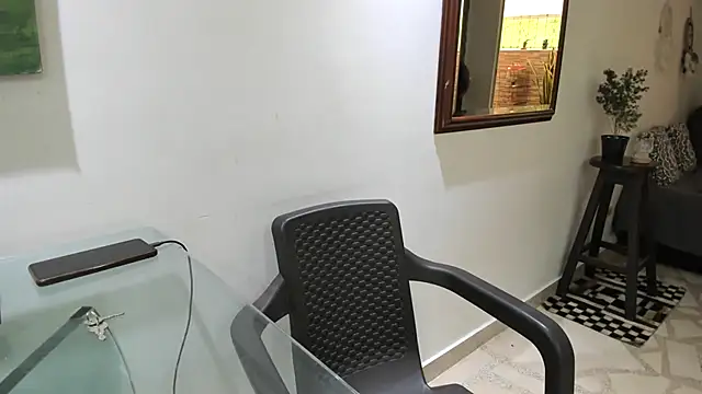 MarilynDavies online show from October 23, 2025, 8:51 pm