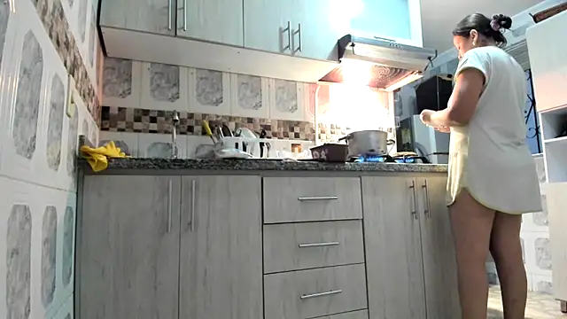 MarilynDavies online show from November 29, 2025, 2:09 pm