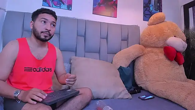 Idara and Edahi01 online show from February 28, 2025, 12:54 am