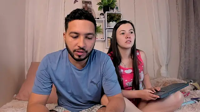 Idara and Edahi01 online show from March 19, 2025, 12:48 am