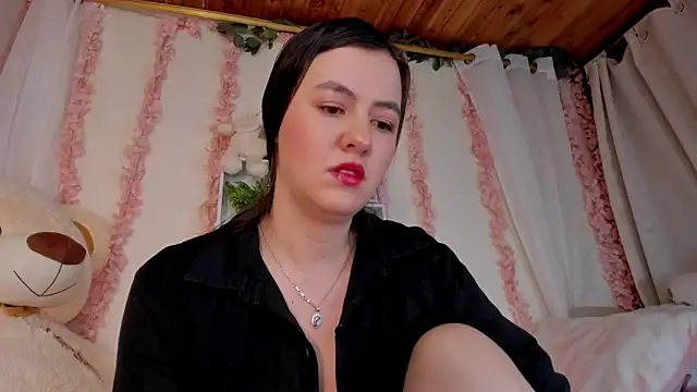 Idara and Edahi01 online show from September 27, 2025, 5:51 pm