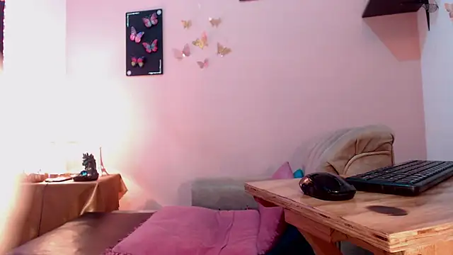 nicollejordan1 online show from November 14, 2025, 11:35 pm