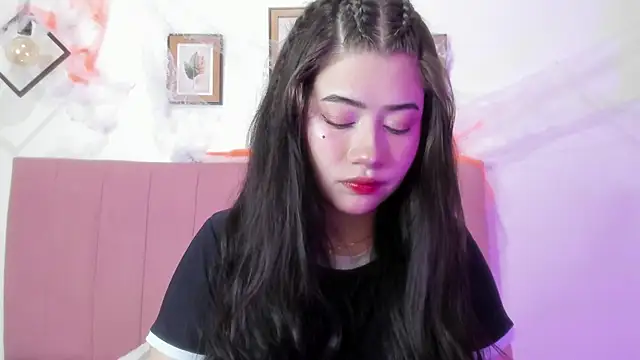 Snapshot of GENNESIS_LOVE chatting on October 29, 2025, 3:31 am GENNESIS LOVE online show from October 29, 2025, 3:31 am