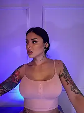 Snapshot of Ela_Doll_ chatting on February 8, 2025, 12:39 pm Ela Doll online show from February 8, 2025, 12:39 pm