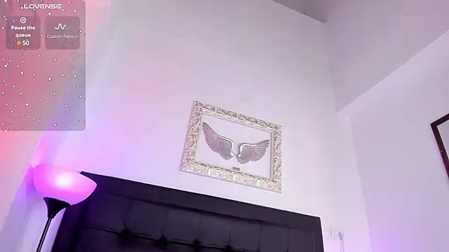 Mia 222 online show from February 9, 2025, 12:30 pm