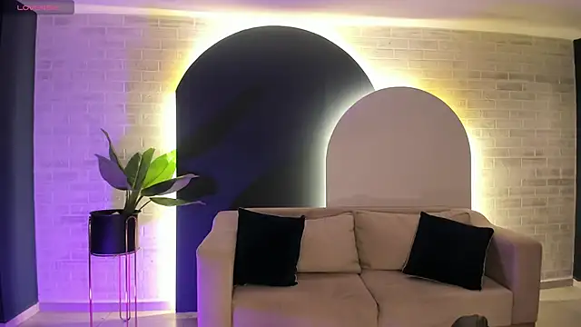 DonnaStonne online show from September 24, 2025, 3:32 am