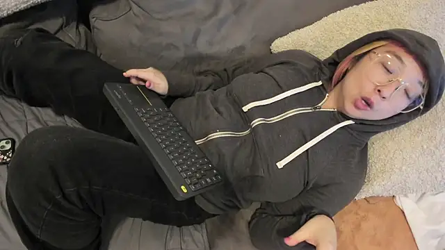 luxgray online show from December 10, 2024, 3:20 am