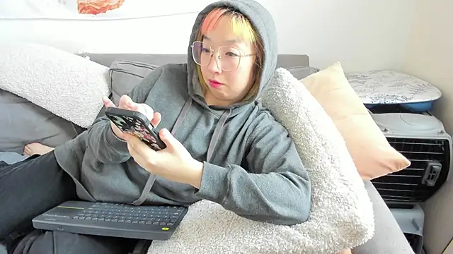 luxgray online show from December 19, 2024, 5:50 pm