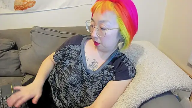 luxgray online show from March 18, 2025, 12:27 am