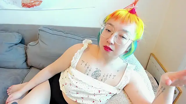 luxgray online show from March 18, 2025, 10:04 pm