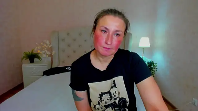 Snapshot of HotLiss chatting on March 6, 2025, 5:46 am HotLiss online show from March 6, 2025, 5:46 am