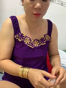 Snapshot of Baby-bigtits chatting on March 6, 2025, 12:10 am Baby-bigtits online show from March 6, 2025, 12:10 am