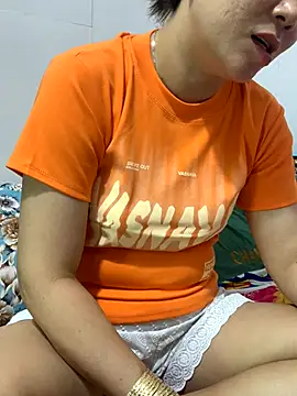 Snapshot of Baby-bigtits chatting on October 3, 2025, 3:58 am Baby-bigtits online show from October 3, 2025, 3:58 am