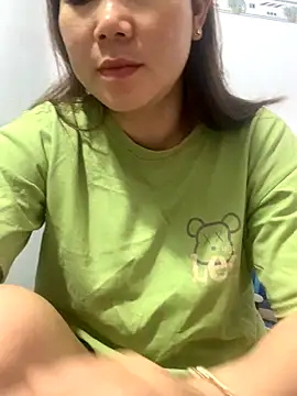 Snapshot of Baby-bigtits chatting on December 4, 2025, 10:40 pm Baby-bigtits online show from December 4, 2025, 10:40 pm