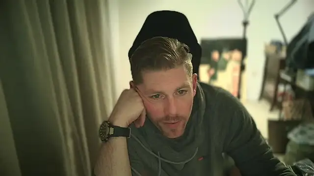 Snapshot of Rock_Pierce chatting on February 10, 2025, 11:36 am Rock Pierce online show from February 10, 2025, 11:36 am