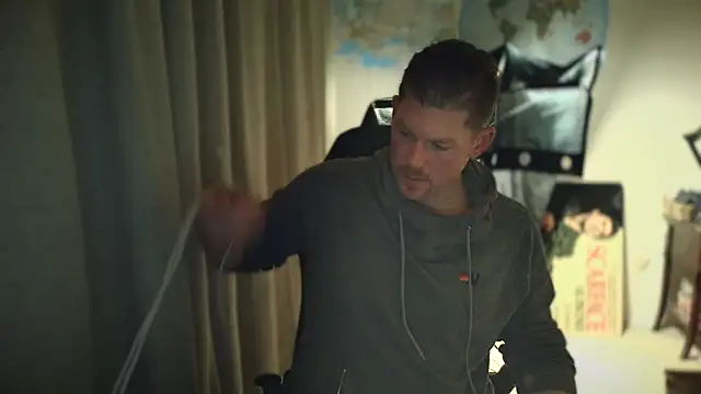 Snapshot of Rock_Pierce chatting on February 13, 2025, 10:33 pm Rock Pierce online show from February 13, 2025, 10:33 pm