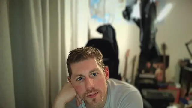 Snapshot of Rock_Pierce chatting on March 12, 2025, 3:40 pm Rock Pierce online show from March 12, 2025, 3:40 pm